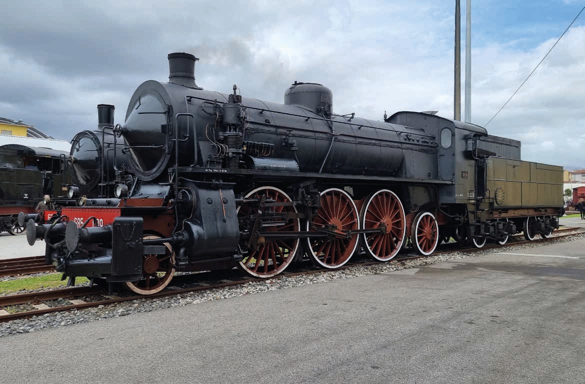 Rivarossi Hr Locomotiva A Vapore Fs Gr Caldaia Corta Fanali