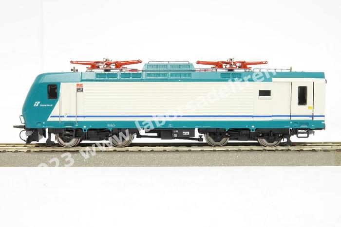 Vitrains 2001.4