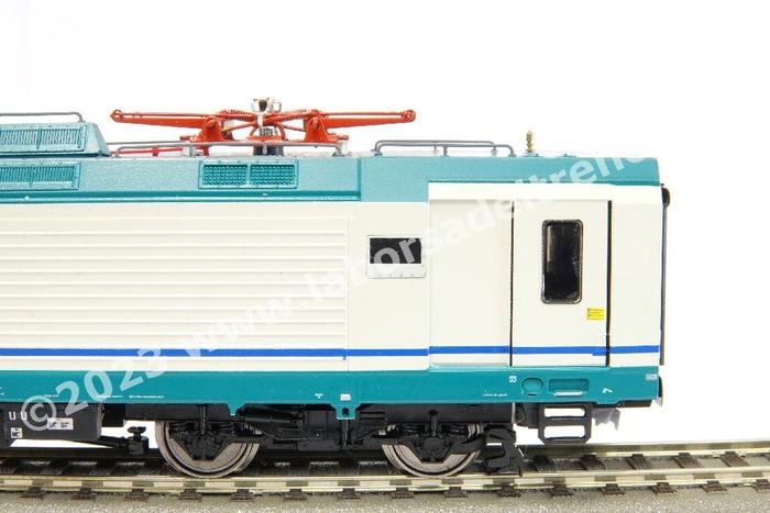 Vitrains 2001.7